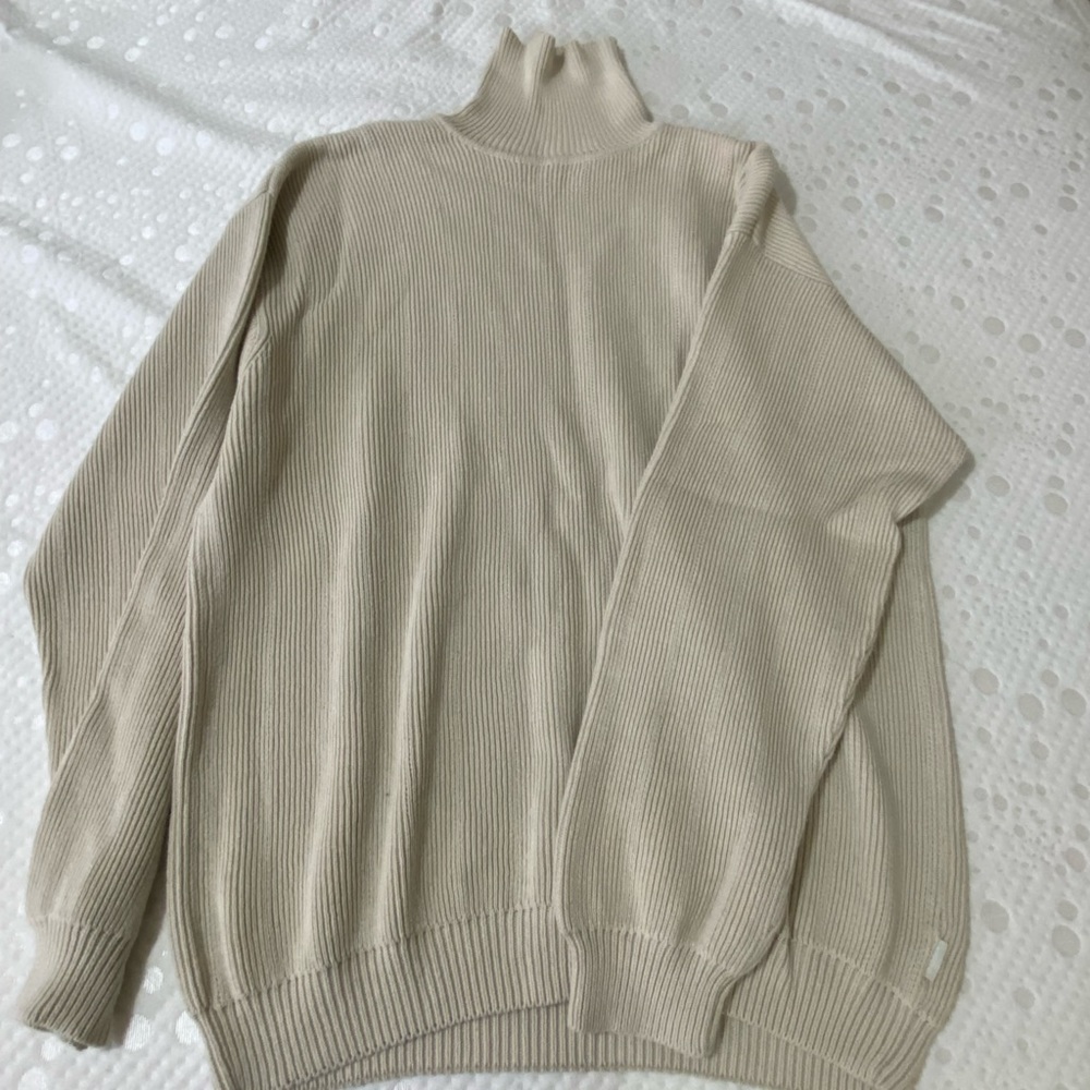 IZOD Beige Sweatshirt